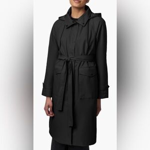 Water Resistant Tie Belt Packable Raincoat
Bernardo in Black
